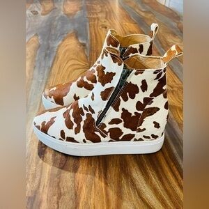 Alcala’s Boots Holly Cowhide Hightop Boots Women's Size 7.5